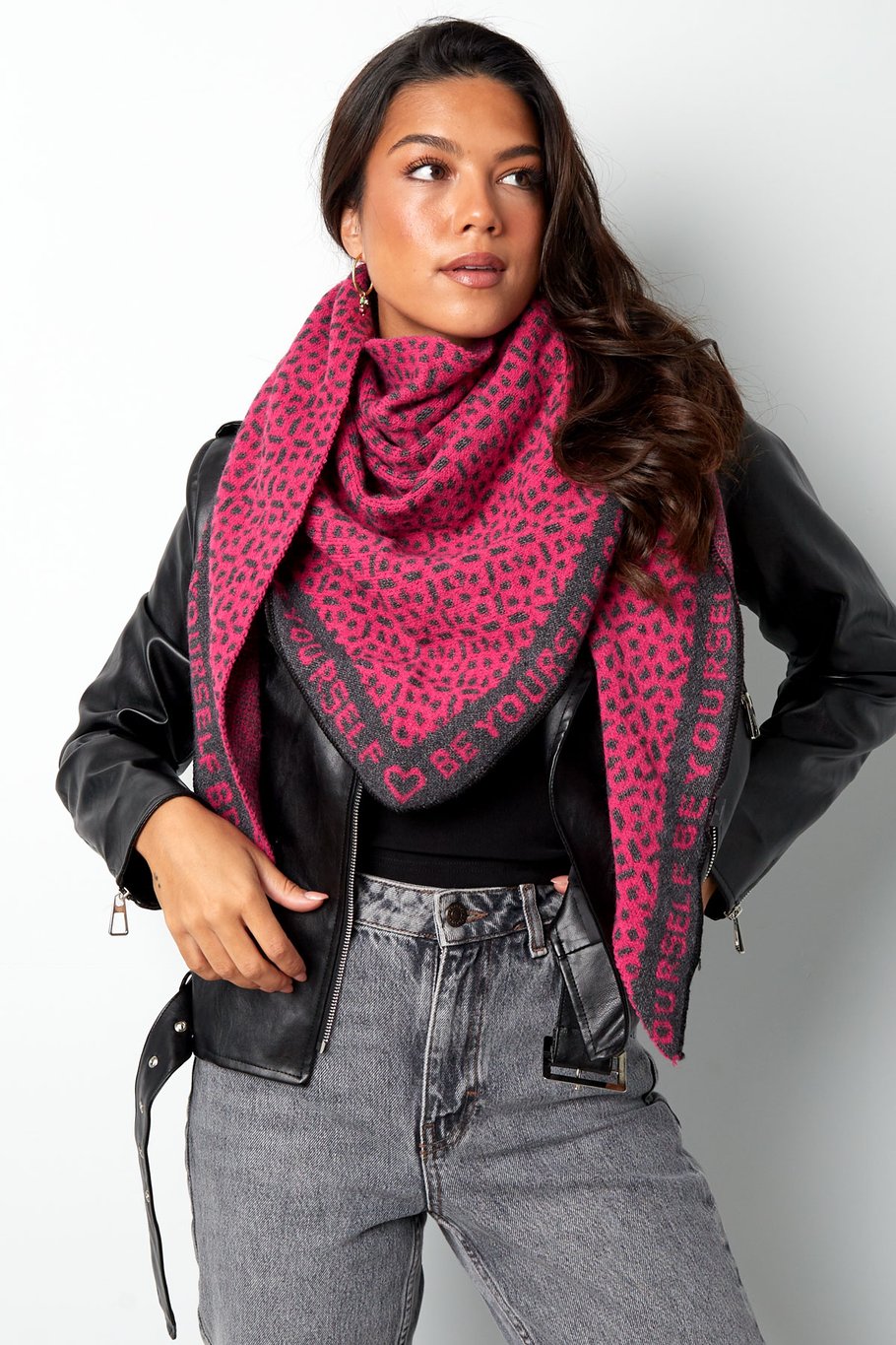 Foulard pointu coloré avec texte - orange Image4